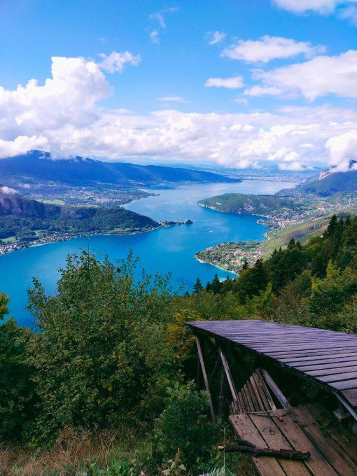 TRANSFERT ANNECY  74000 - AEROPORT LYON SAINT EXUPERY